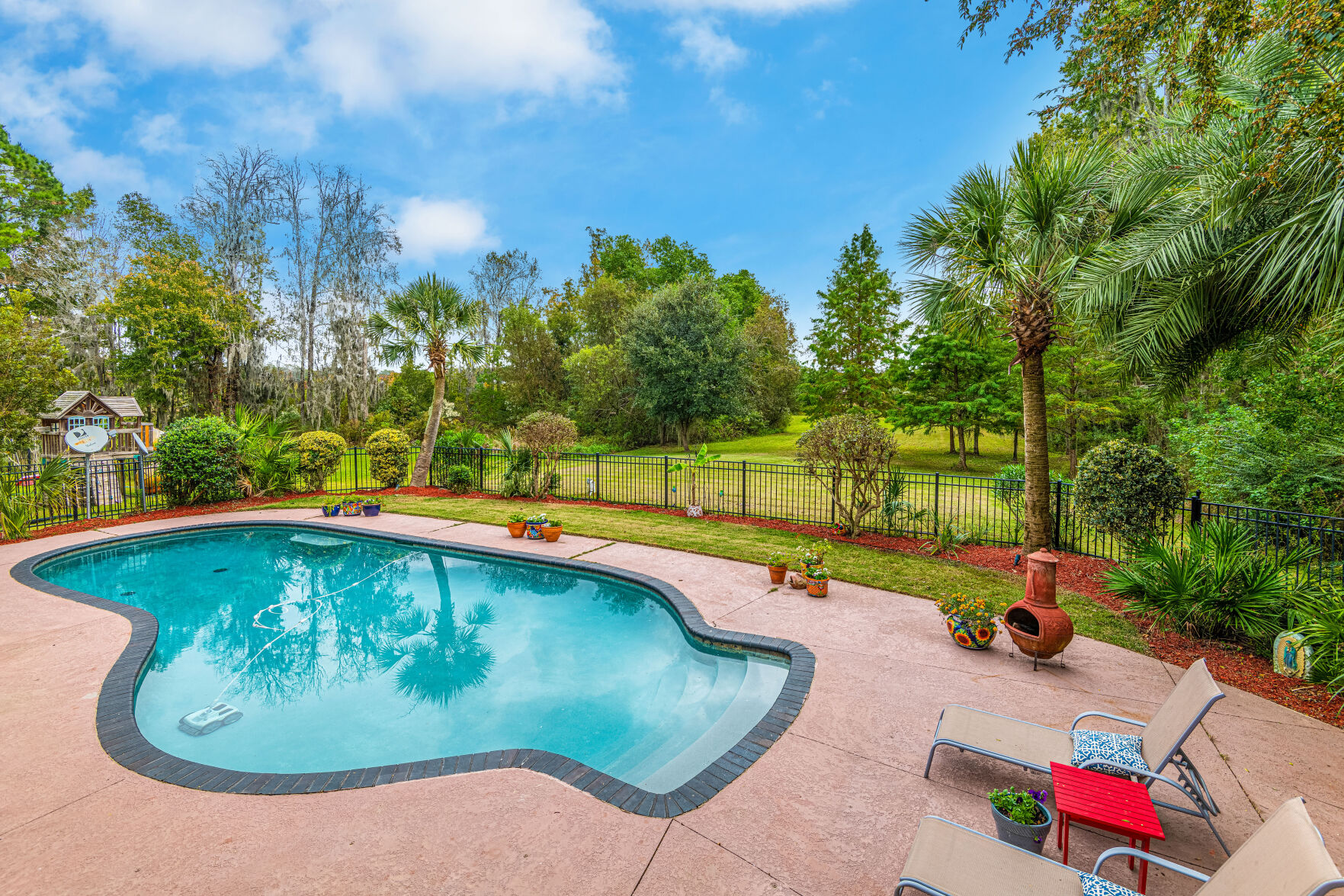 1709 Island pool